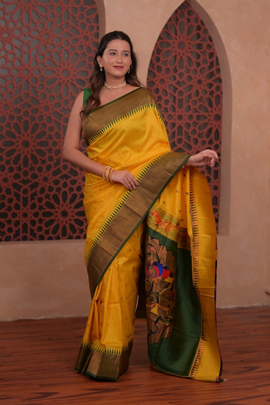 KP17 - kadiyal Paithani