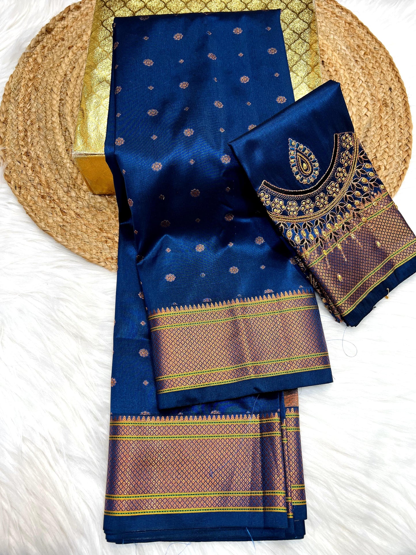 Tana Kalanjali Paithani