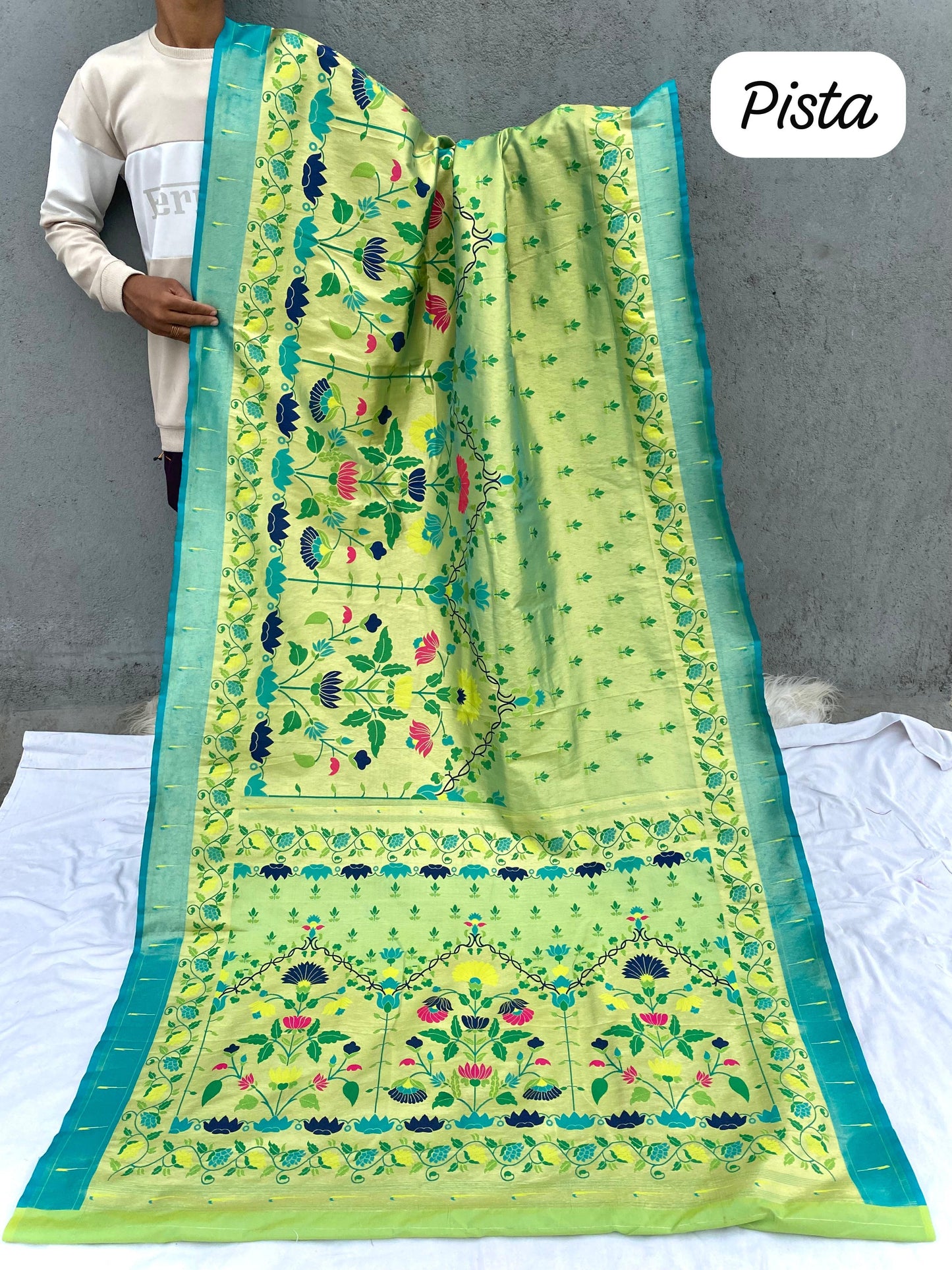 AVB25 All Over Brocade Paithani !!