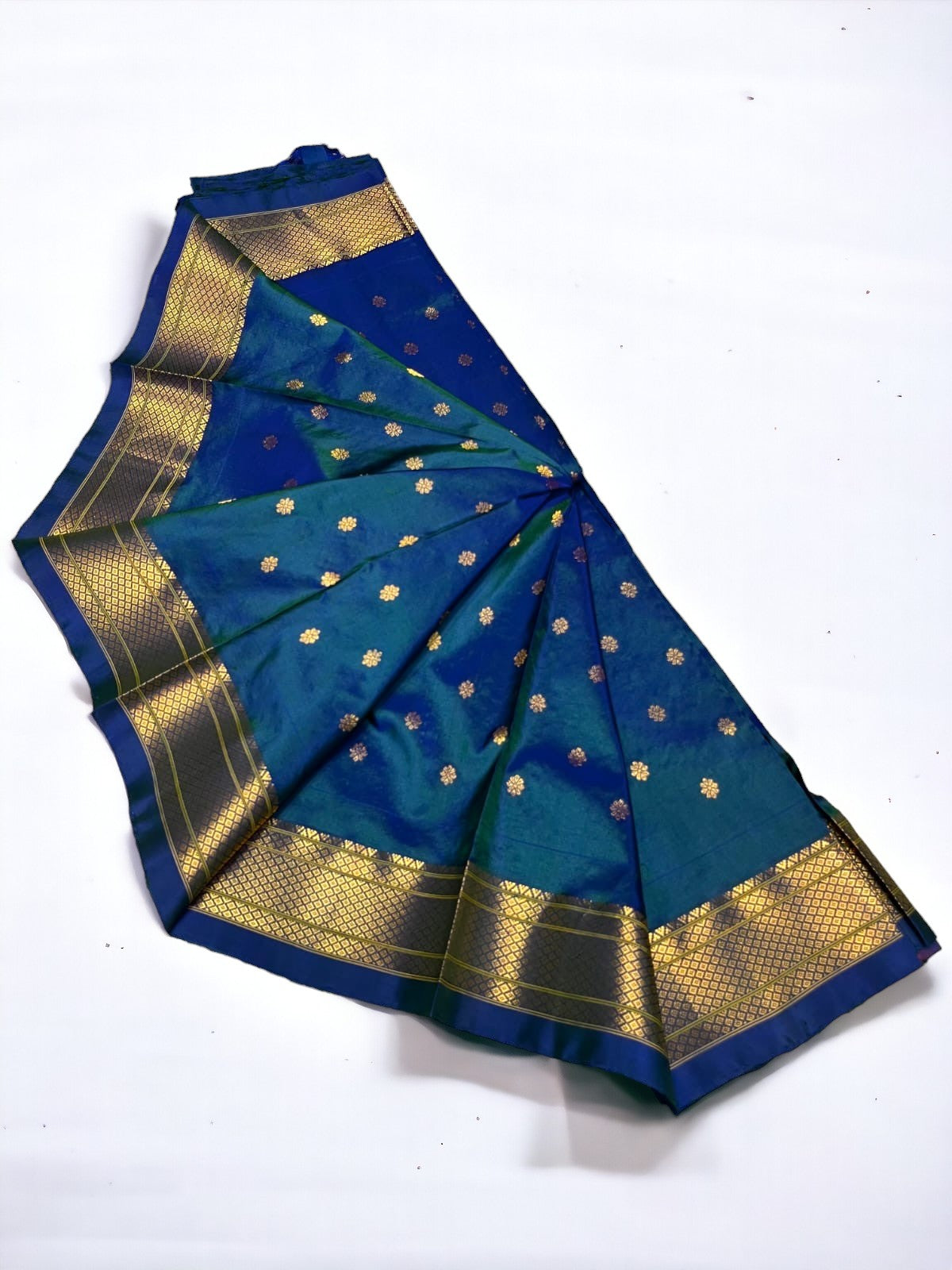 Pure Silk Handloom Kalalnjali Paithani