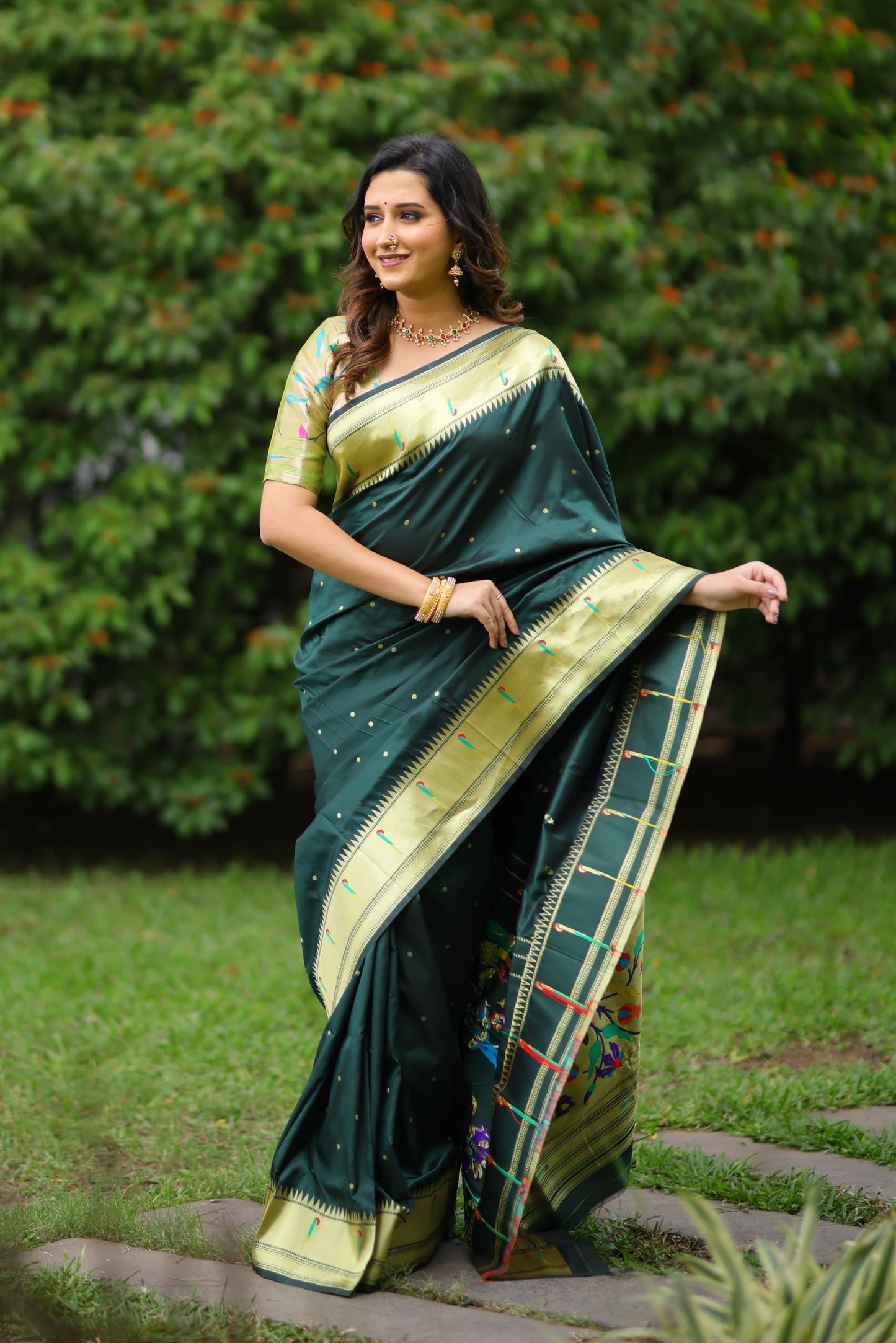 SMB01 - single Muniya Paithani