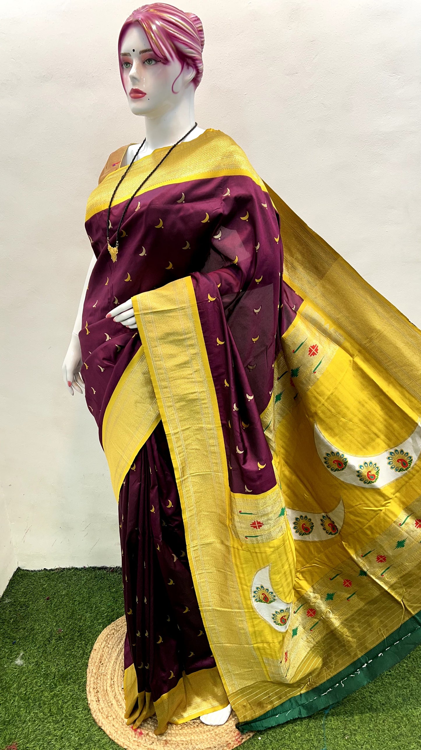 Chandrakor Kadiyal Paithani
