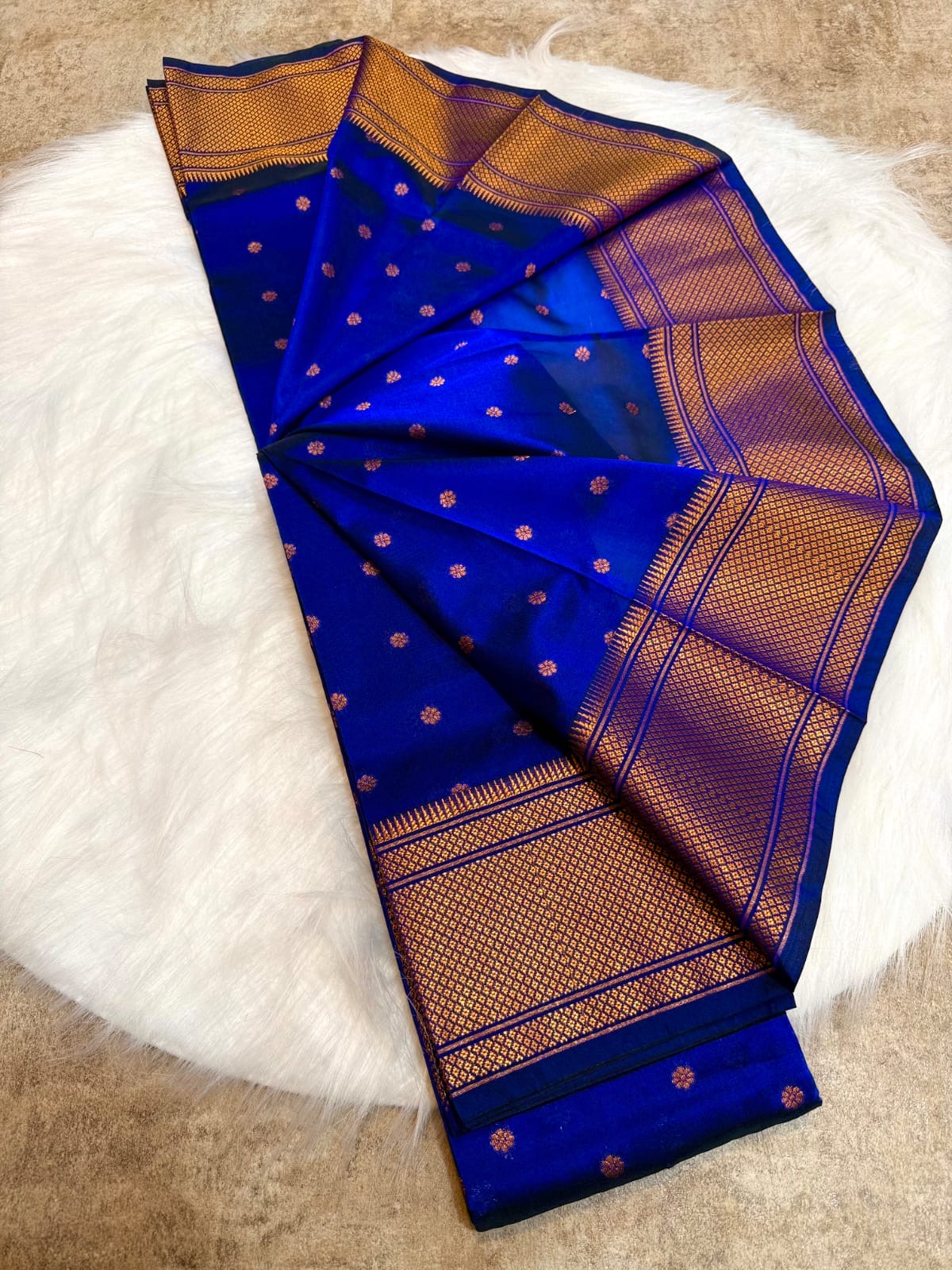 KL27 Kalanjali Paithani