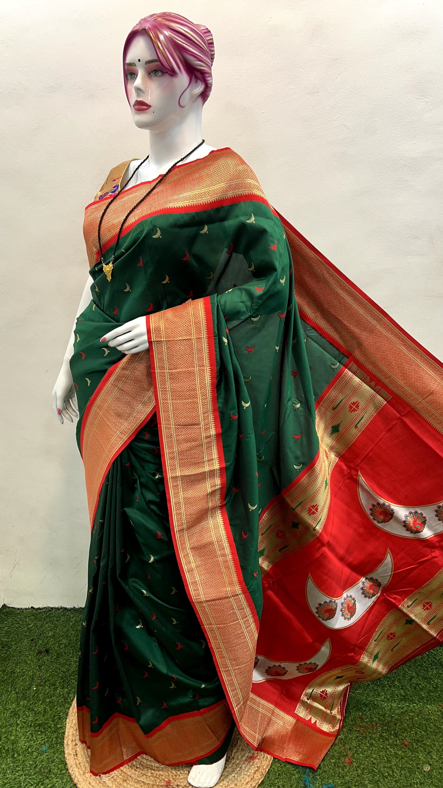 Chandrakor Kadiyal Paithani