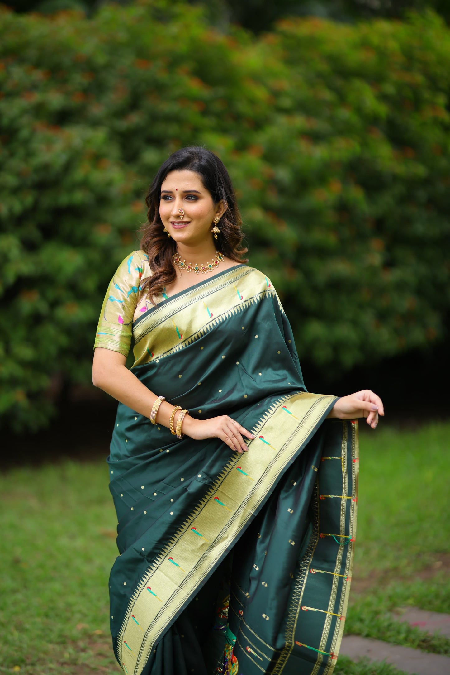 SMB01 - single Muniya Paithani