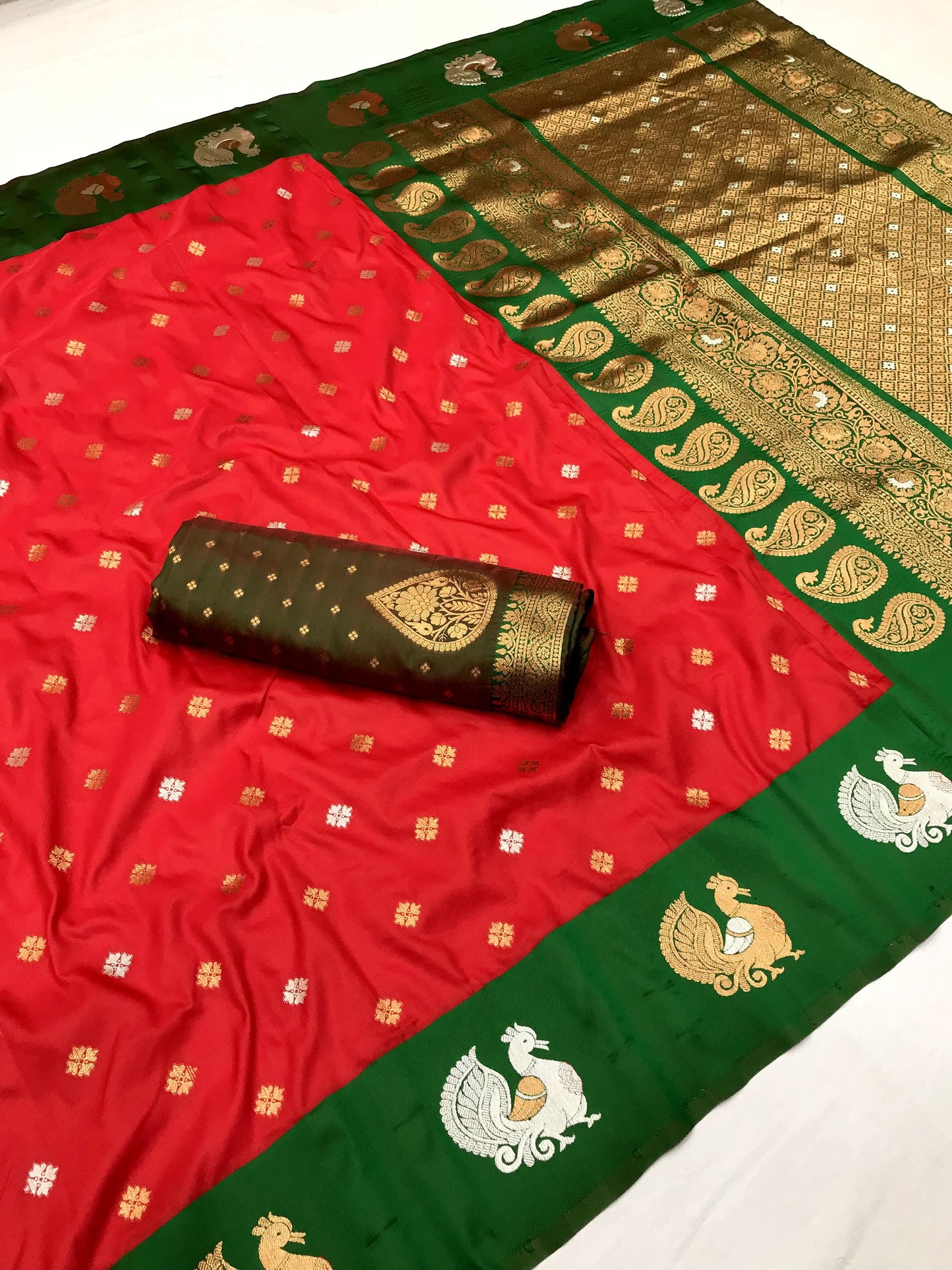 Peacock Motif Border Paithani