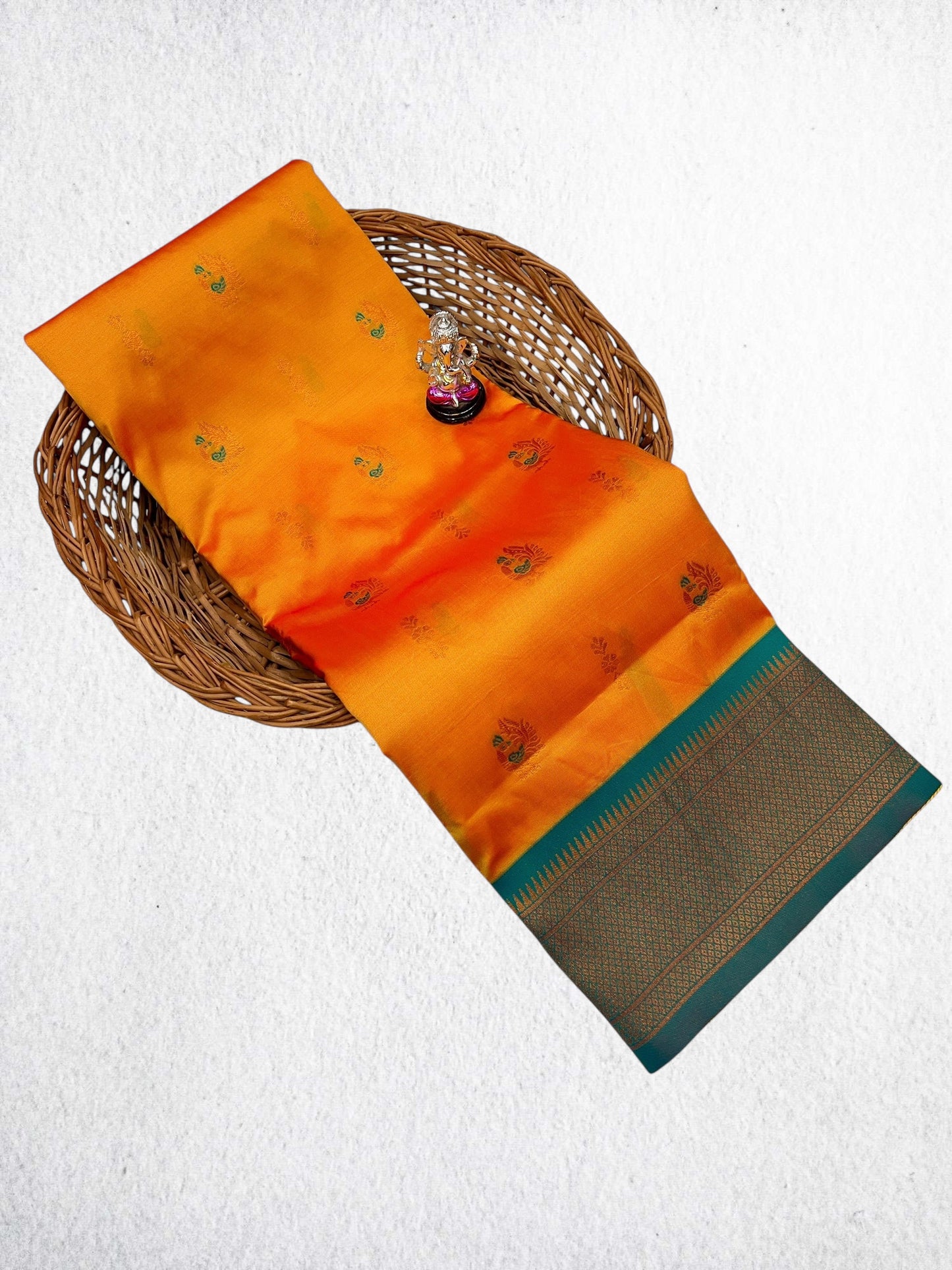 RTK01 - Rutuja Kadiyal Paithani