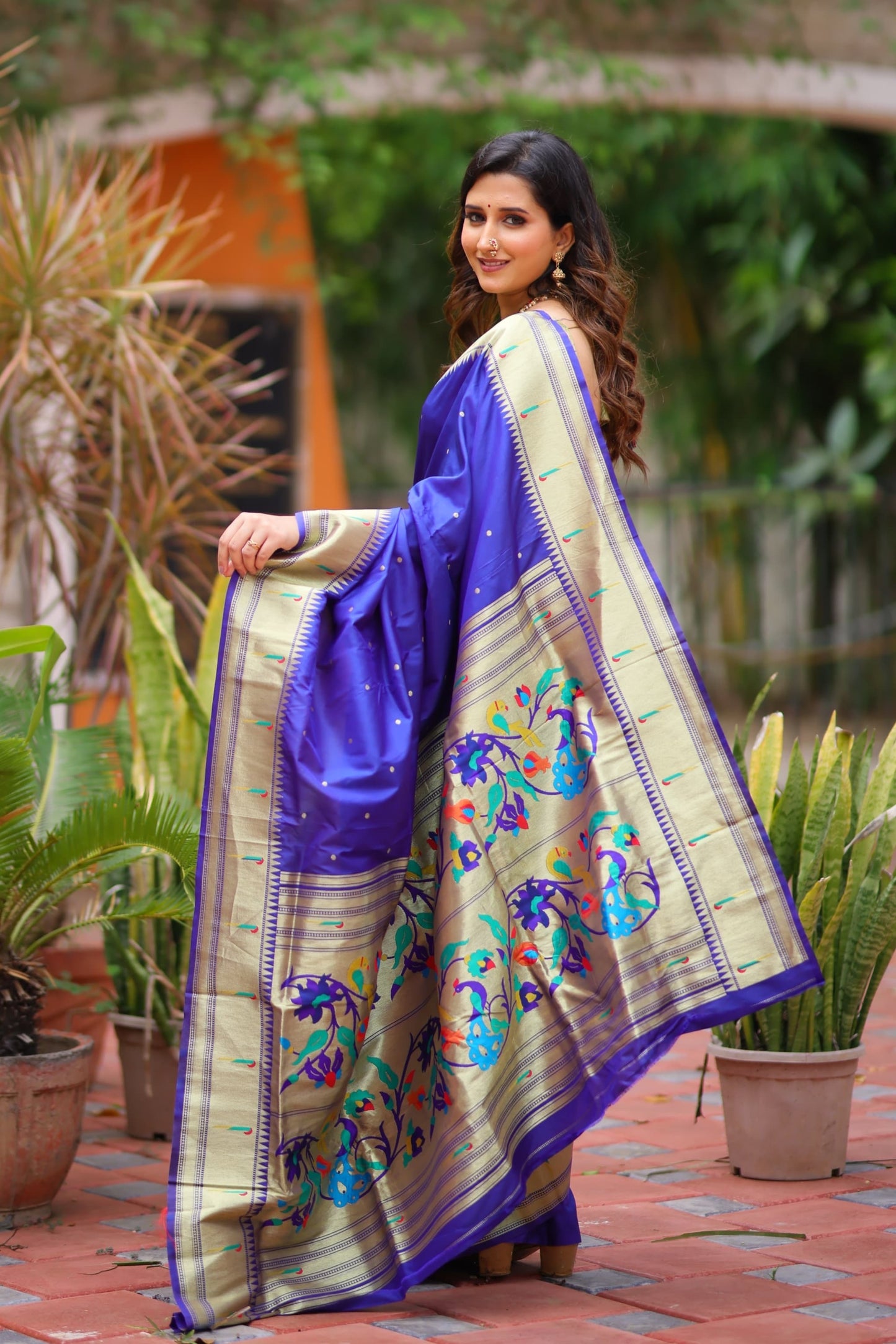 SMB01 - single Muniya Paithani