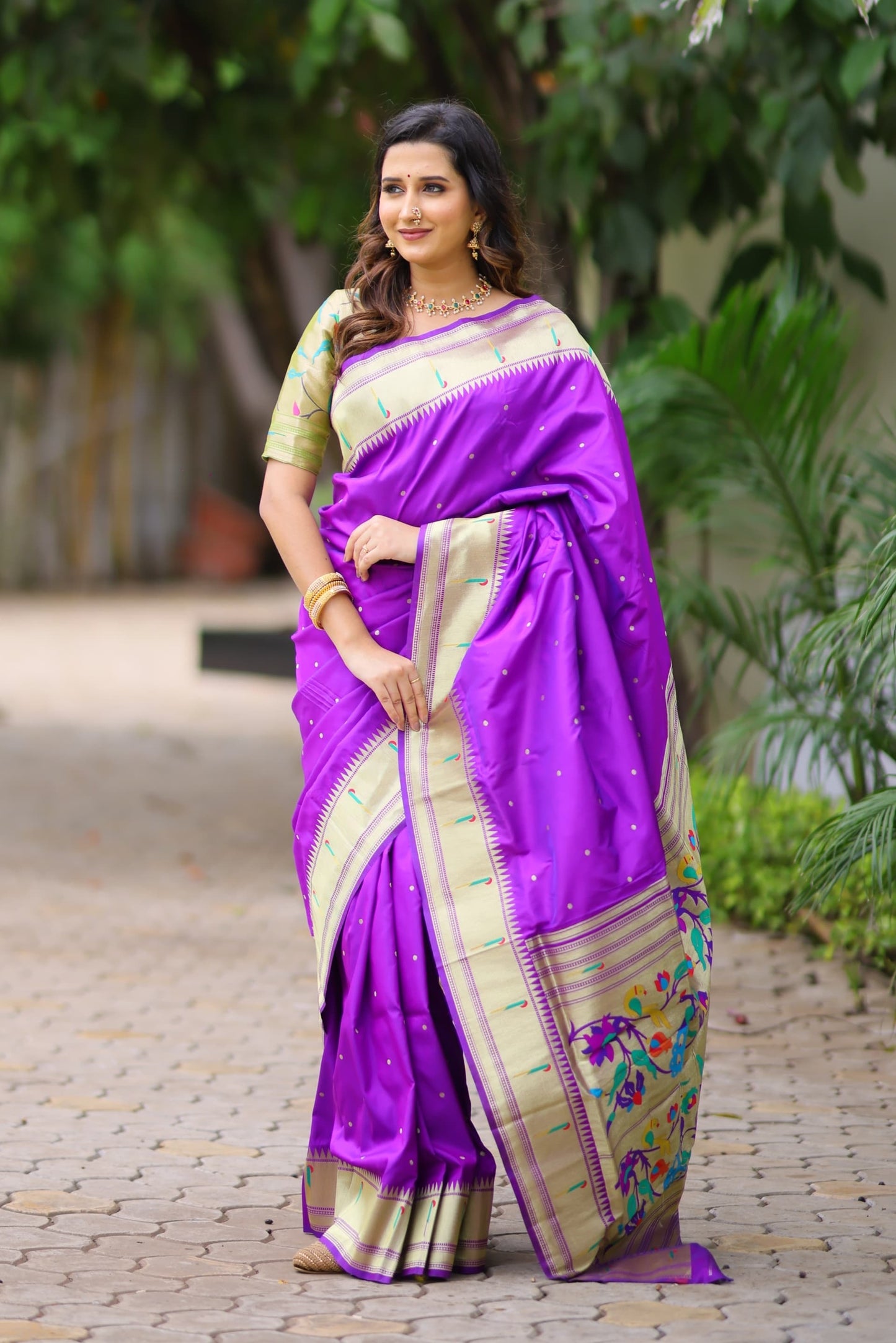 SMB01 - single Muniya Paithani