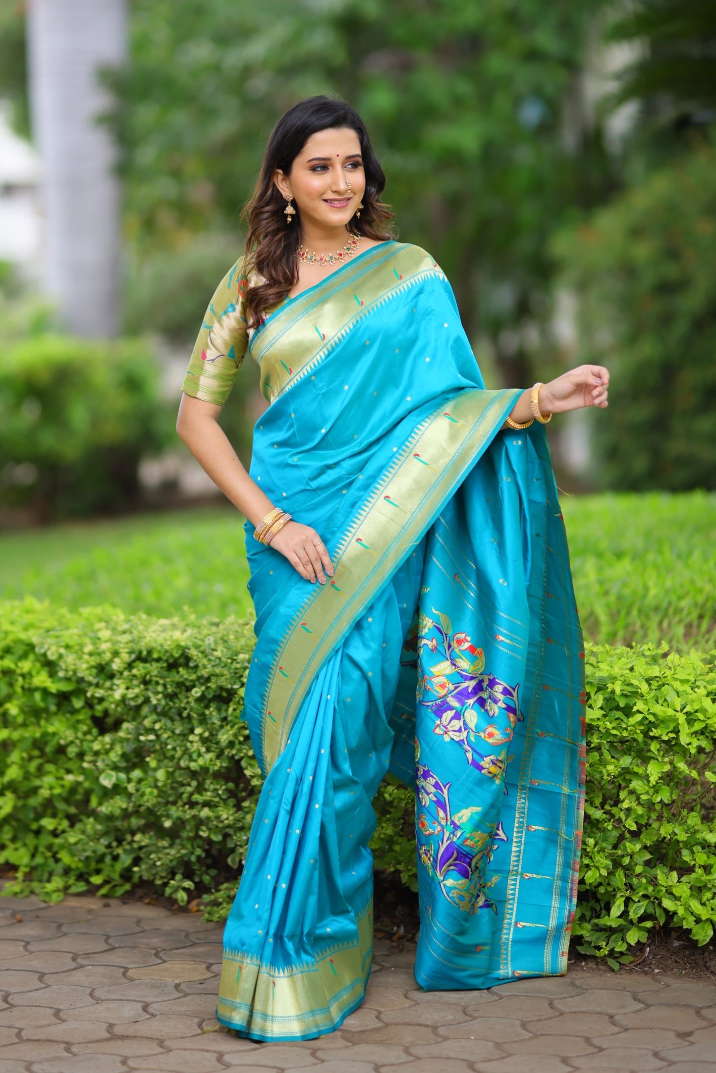 SMB01 - single Muniya Paithani