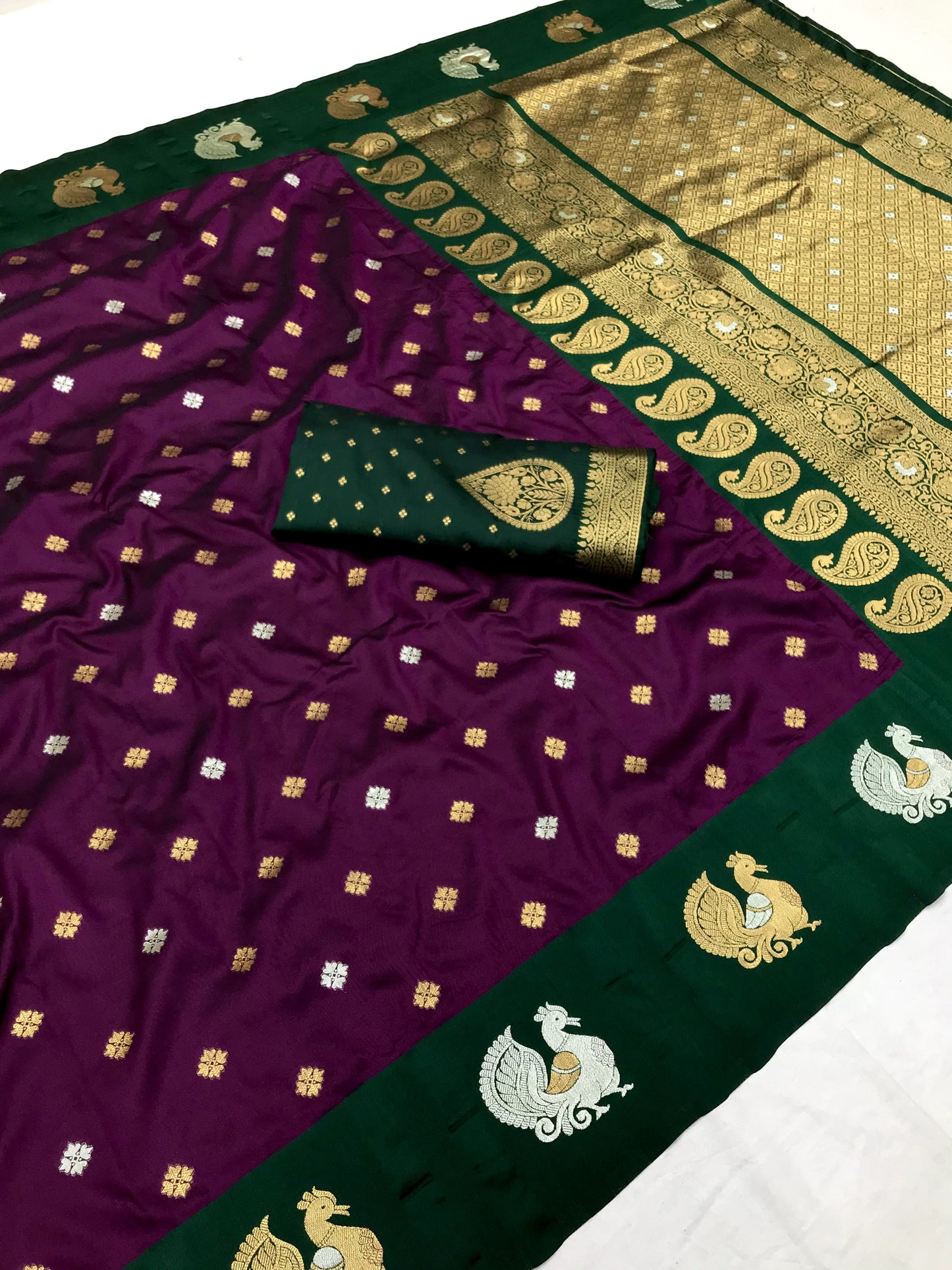 Peacock Motif Border Paithani