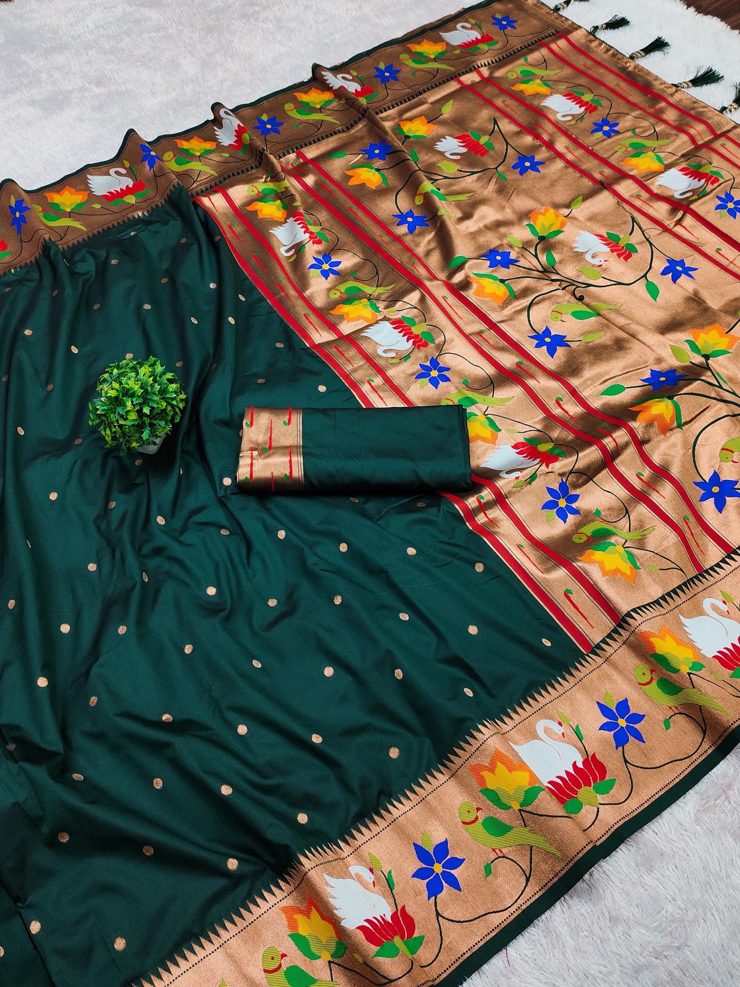 SBBP24- Swan Border Brocade Paithani !!