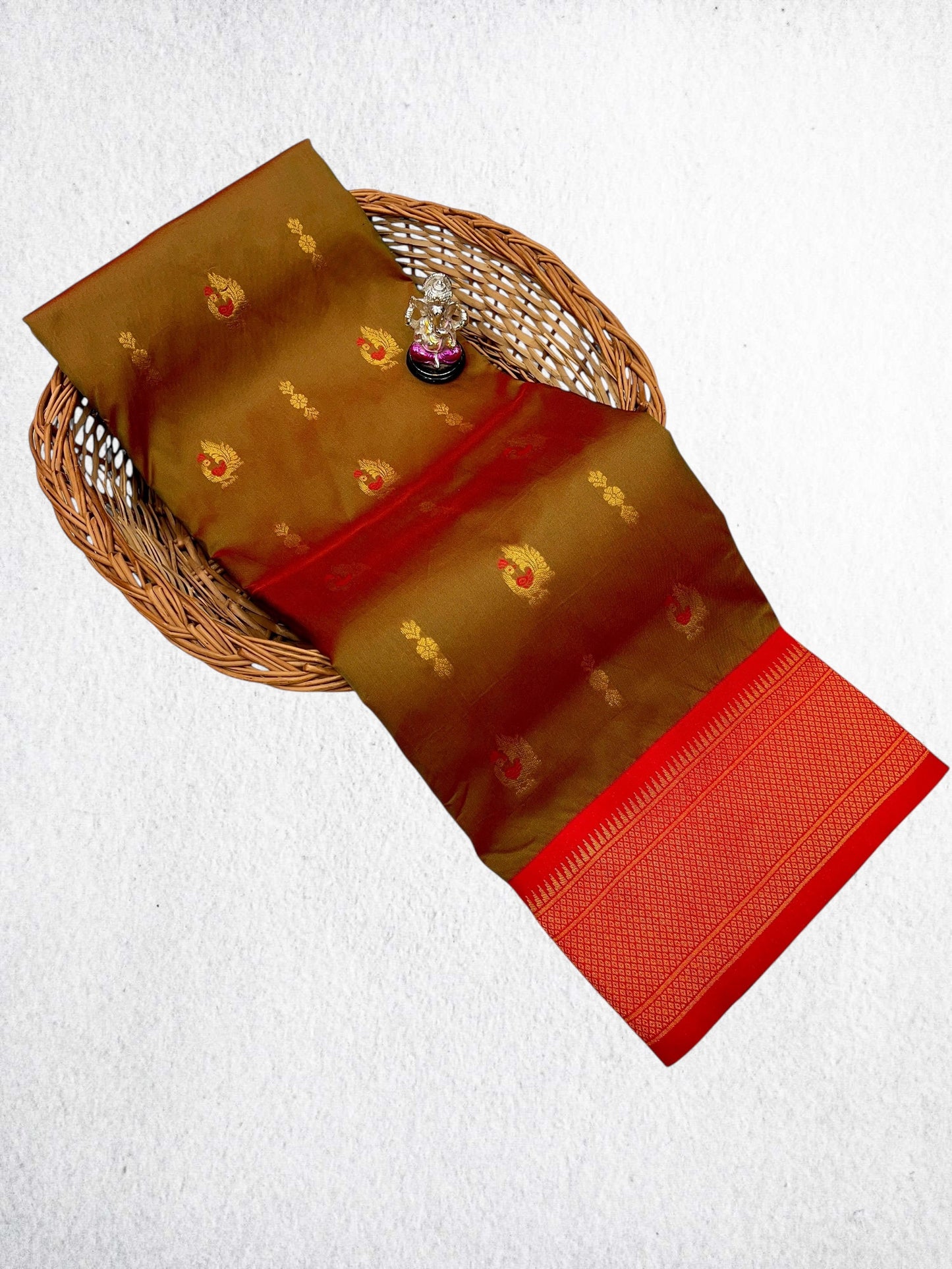 RTK01 - Rutuja Kadiyal Paithani