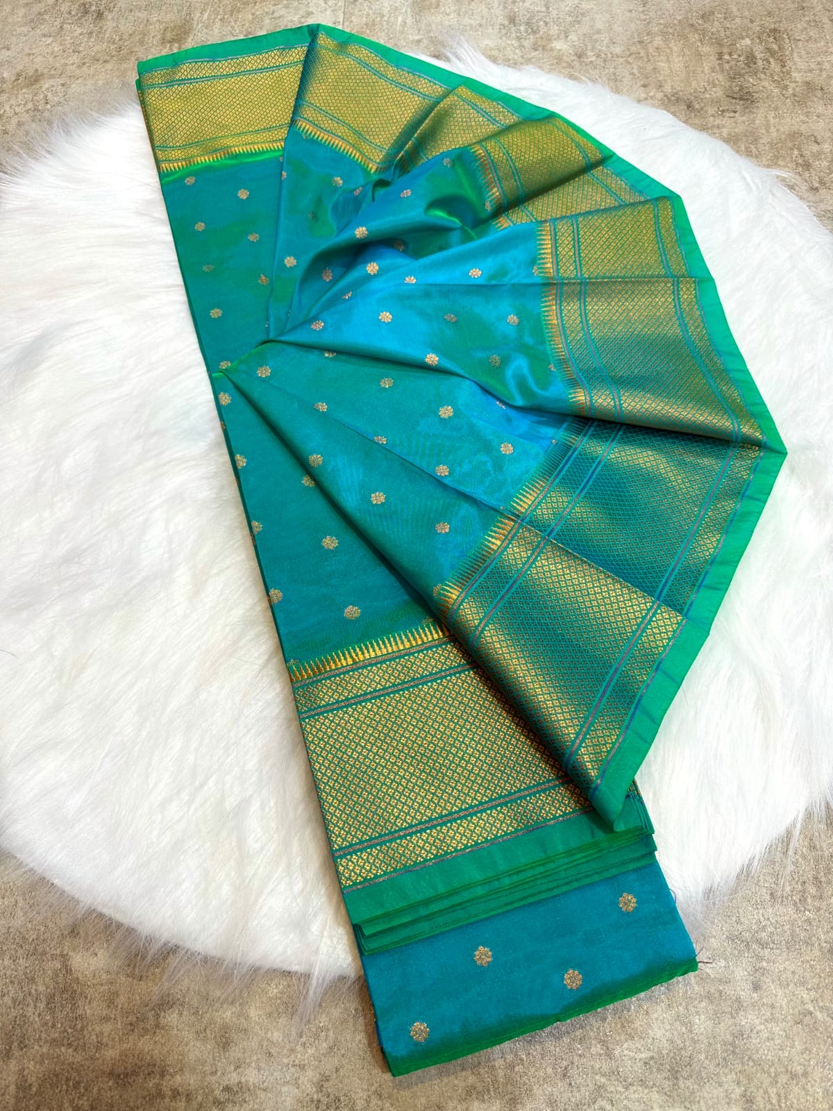 KL27 Kalanjali Paithani