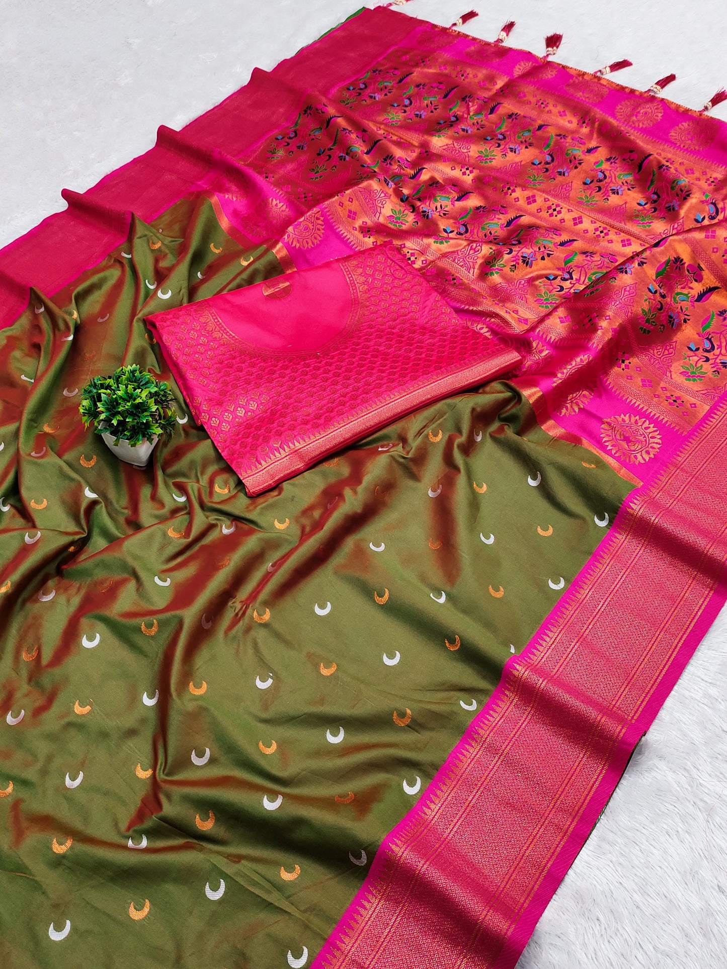 Sona Chandi Chandrakor Paithani