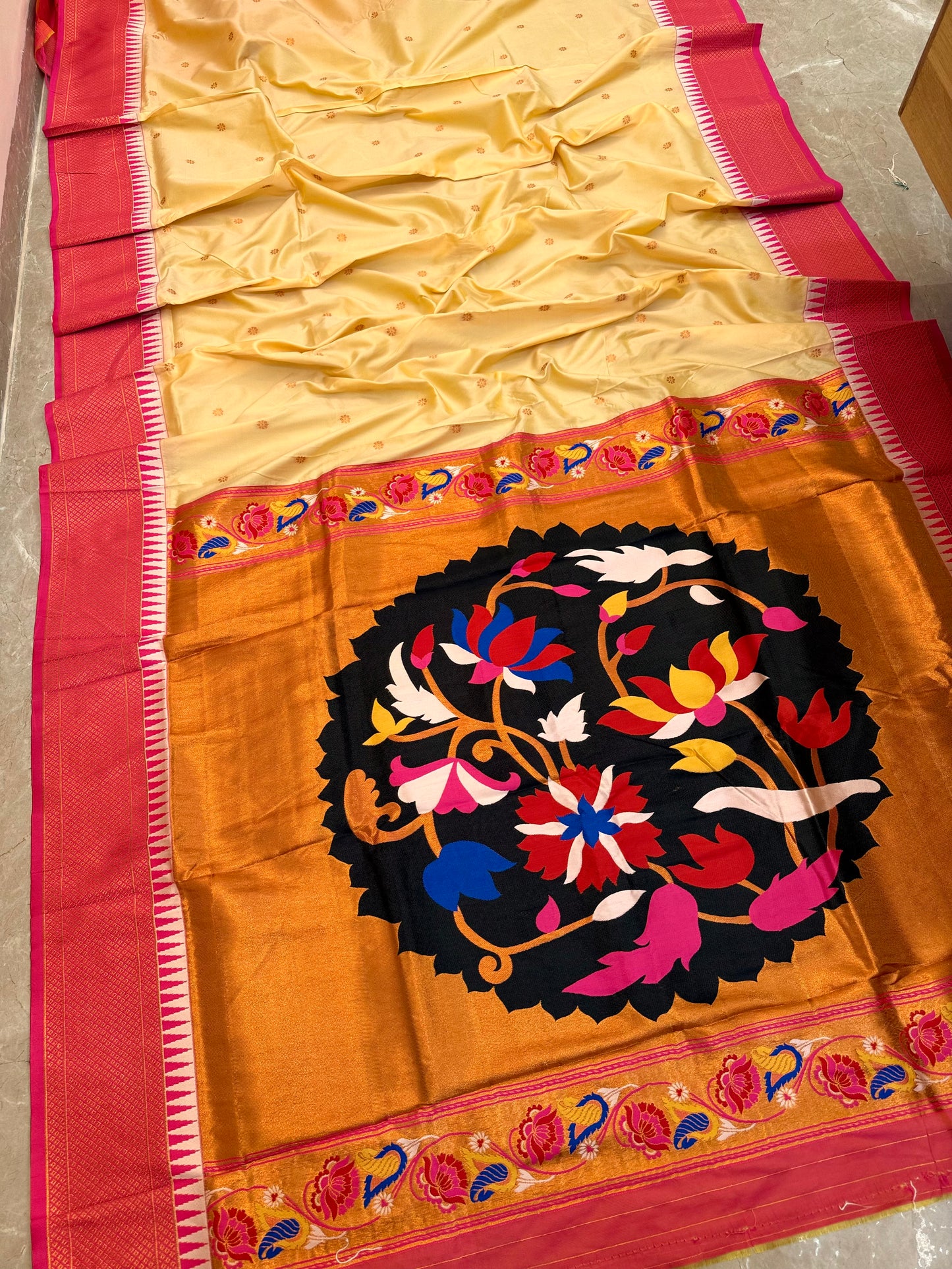KP17 -  kadiyal Paithani