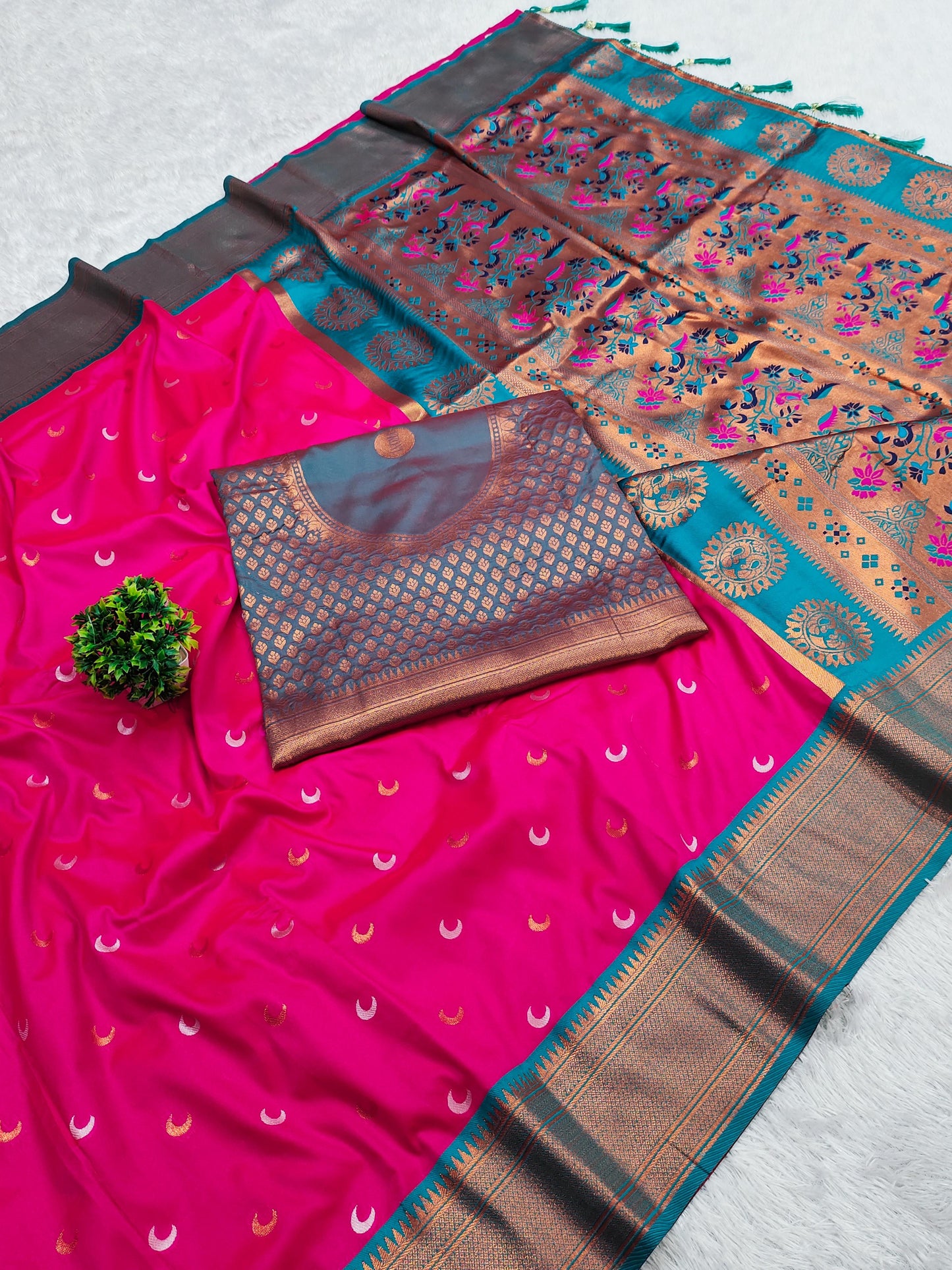 Sona Chandi Chandrakor Paithani