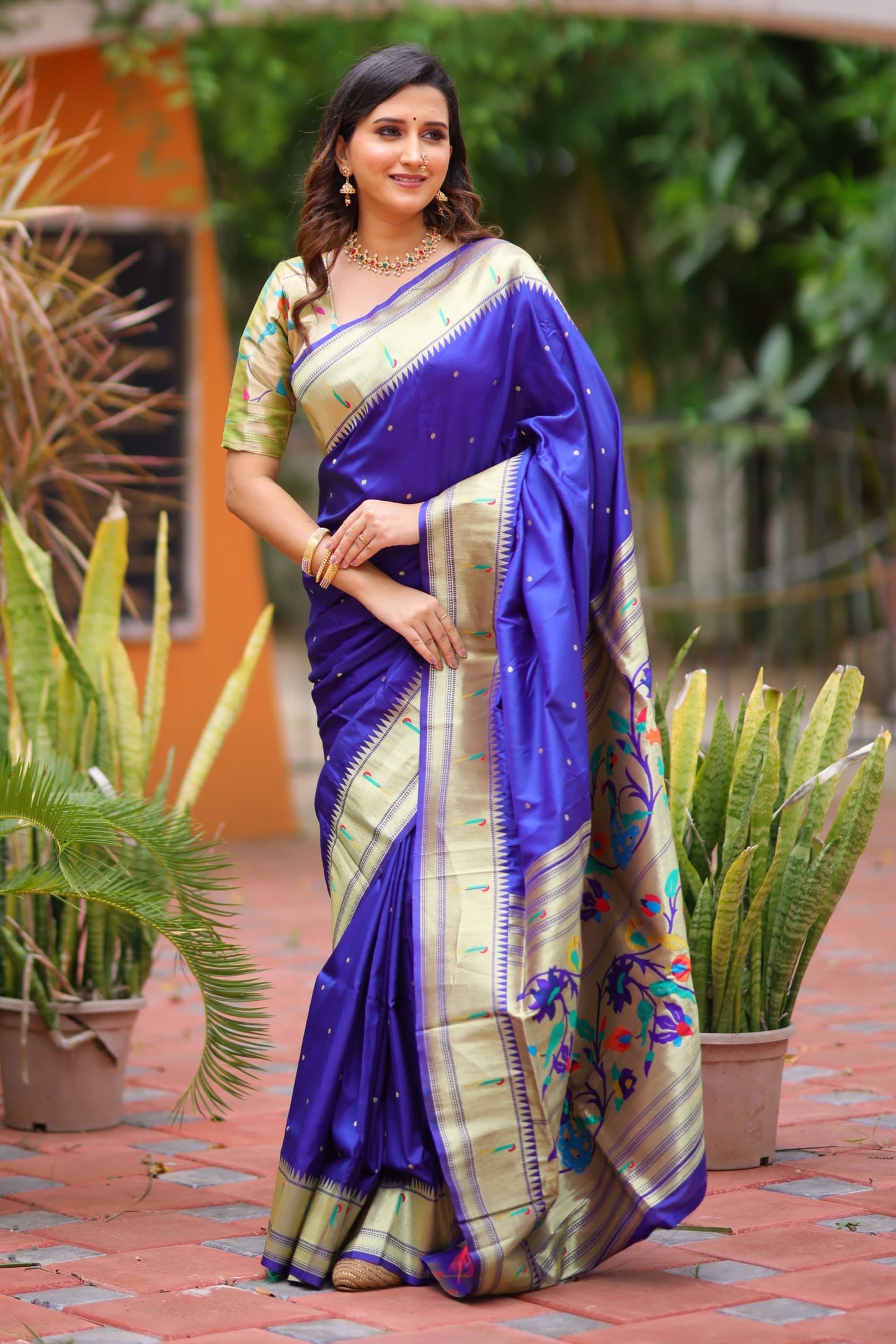 SMB01 - single Muniya Paithani