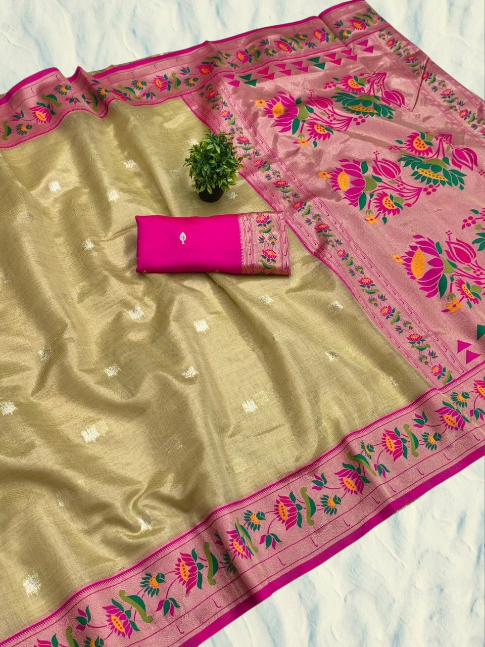 TL16 Tissue Lotus Paithani