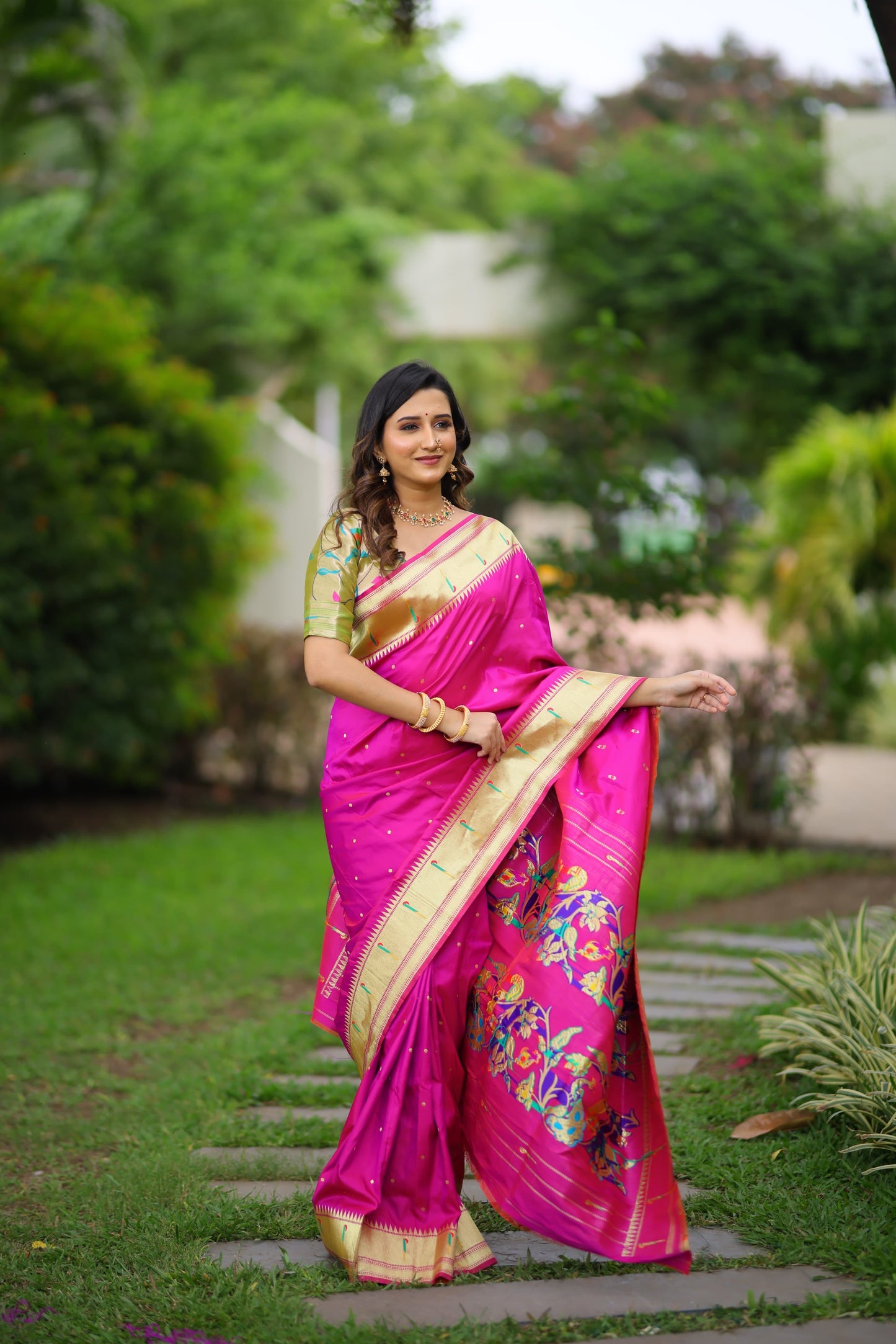 SMB01 - single Muniya Paithani