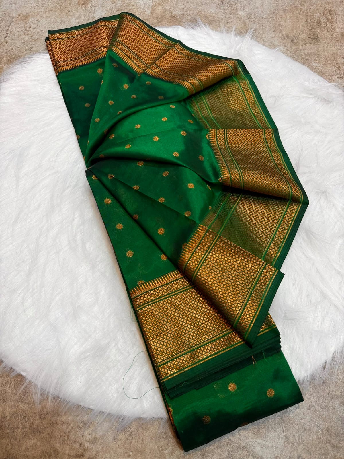 KL27 Kalanjali Paithani