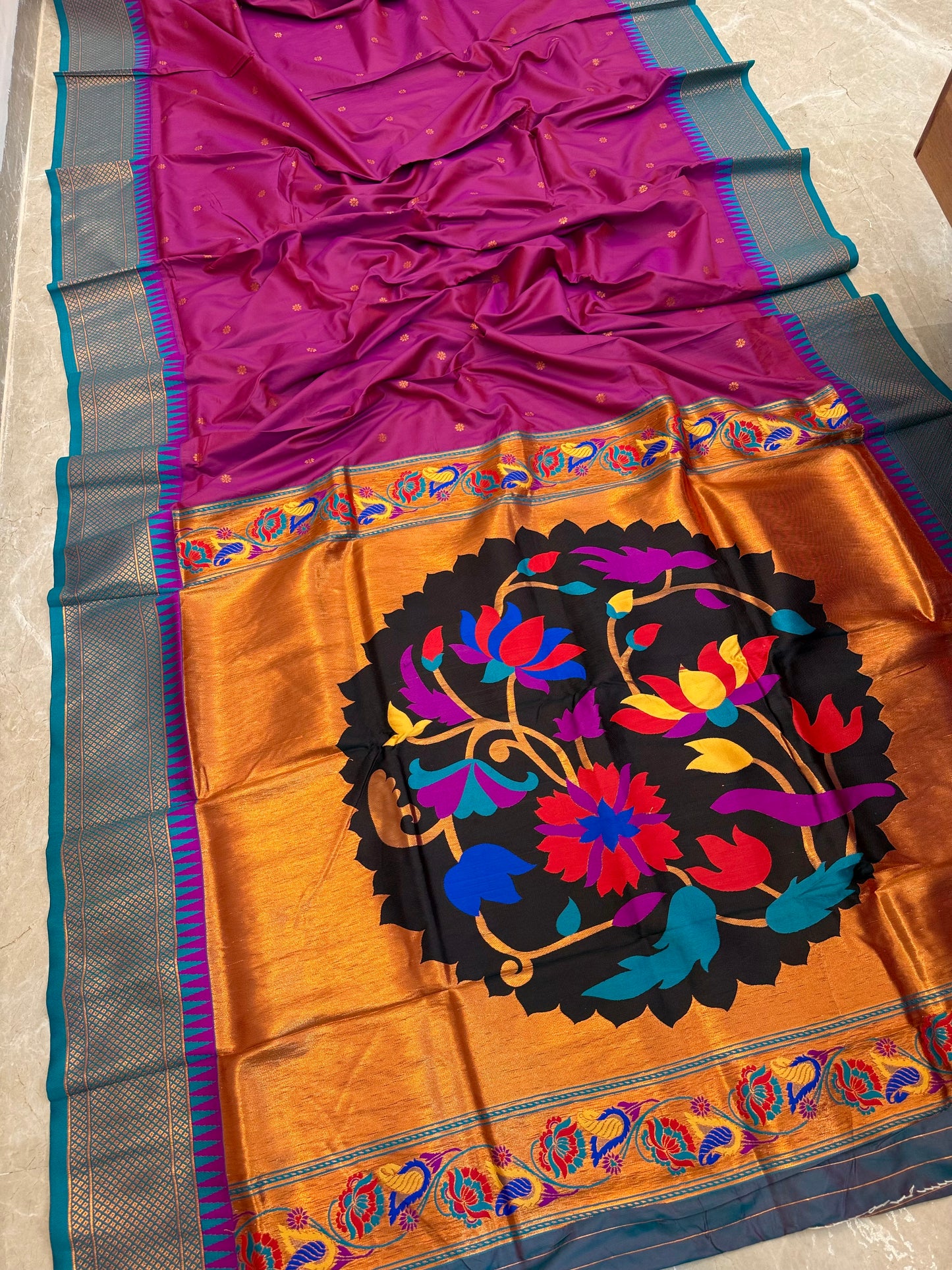 KP17 -  kadiyal Paithani