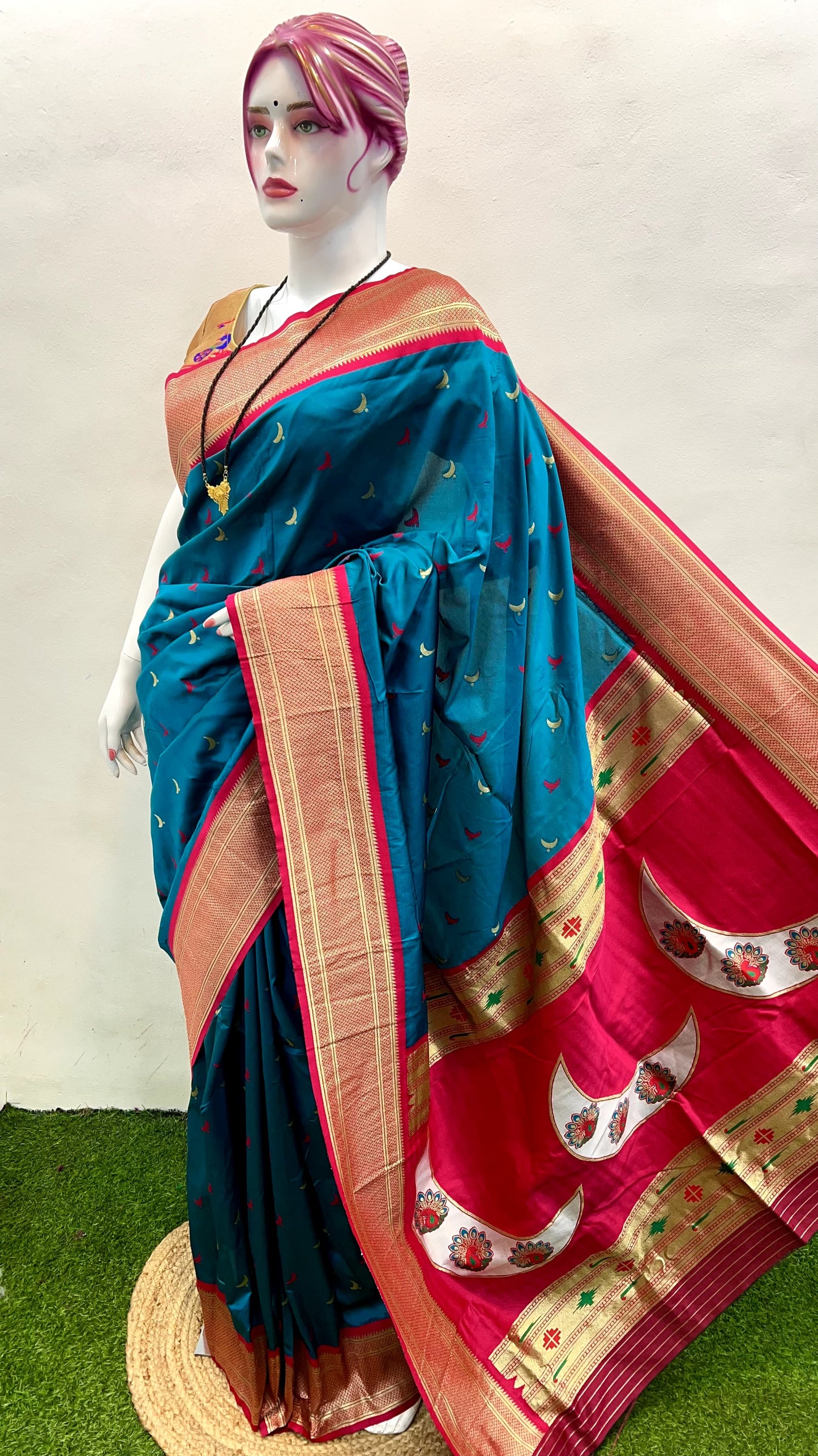 Chandrakor Kadiyal Paithani