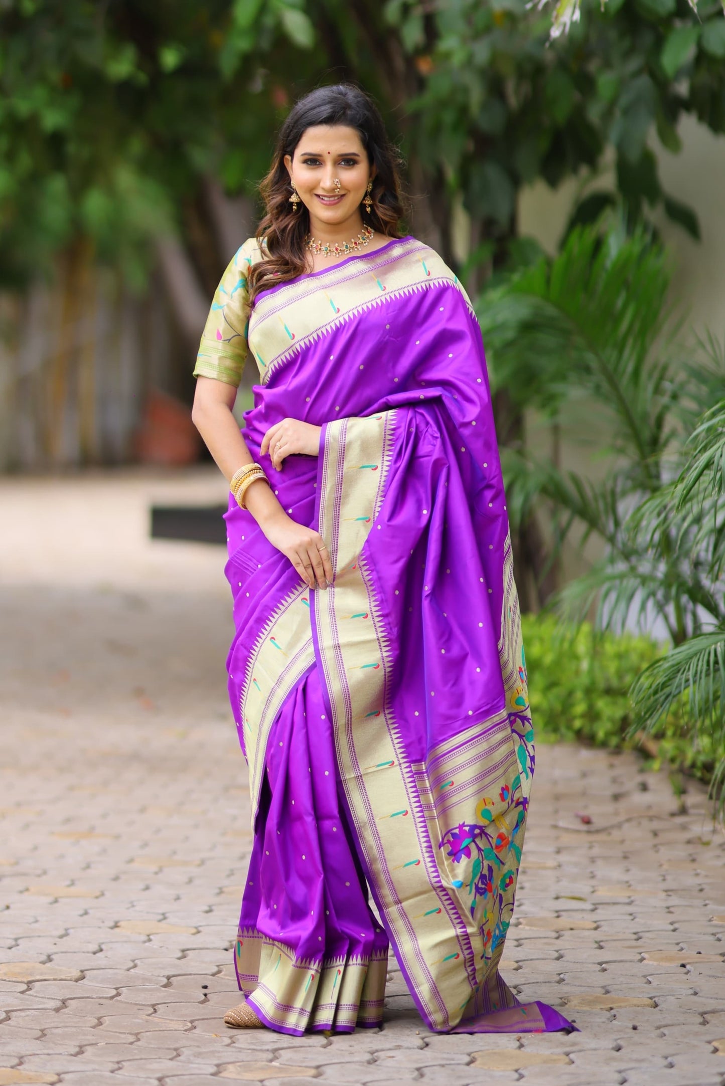 SMB01 - single Muniya Paithani