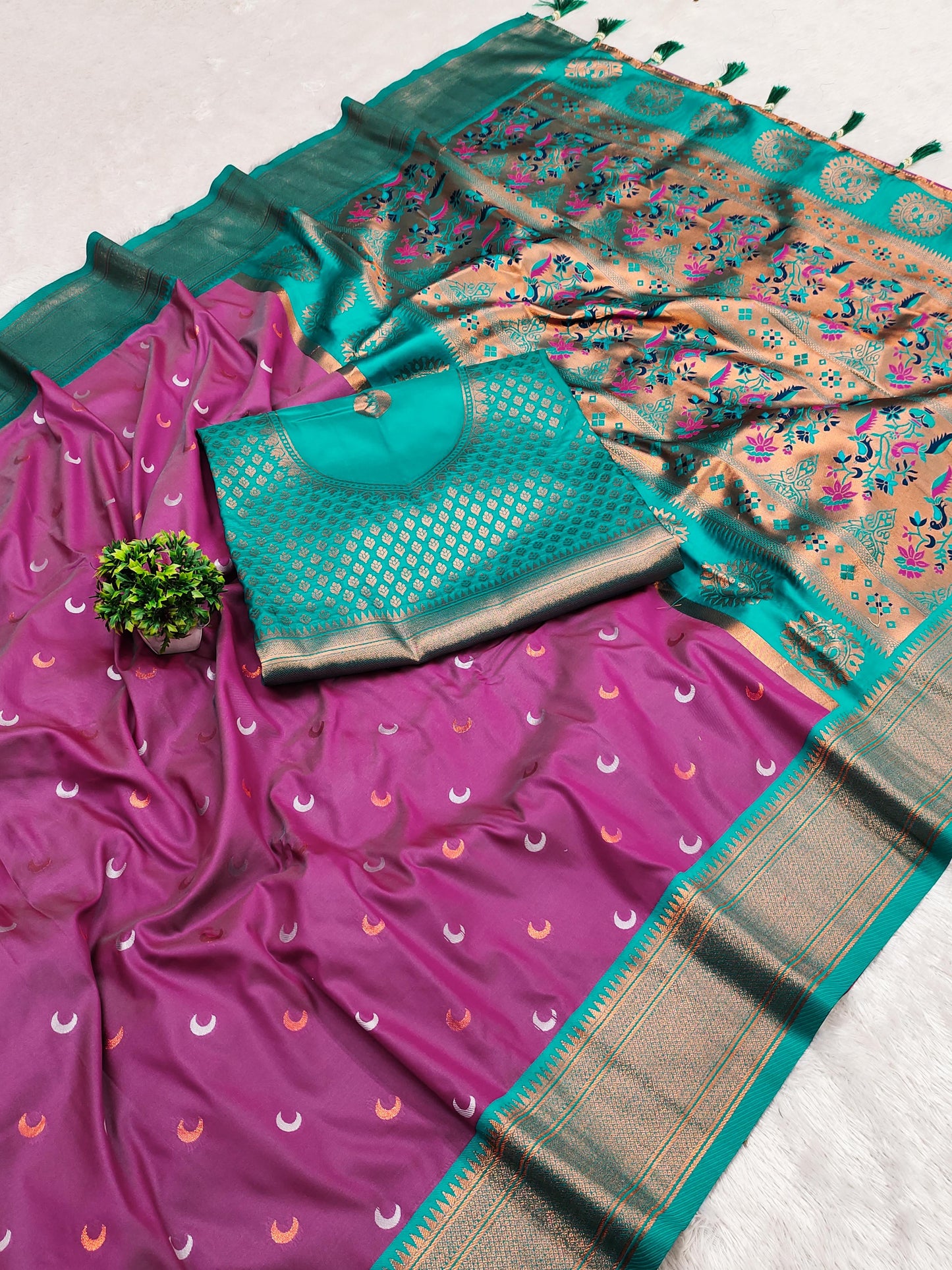 Sona Chandi Chandrakor Paithani