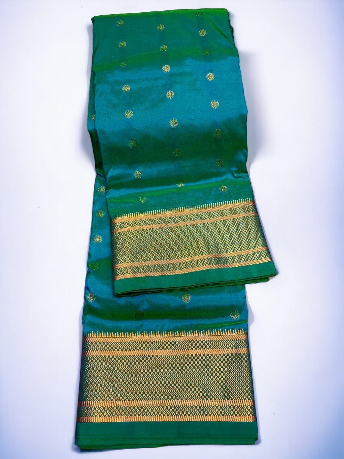 Raha Kalanjali Paithani