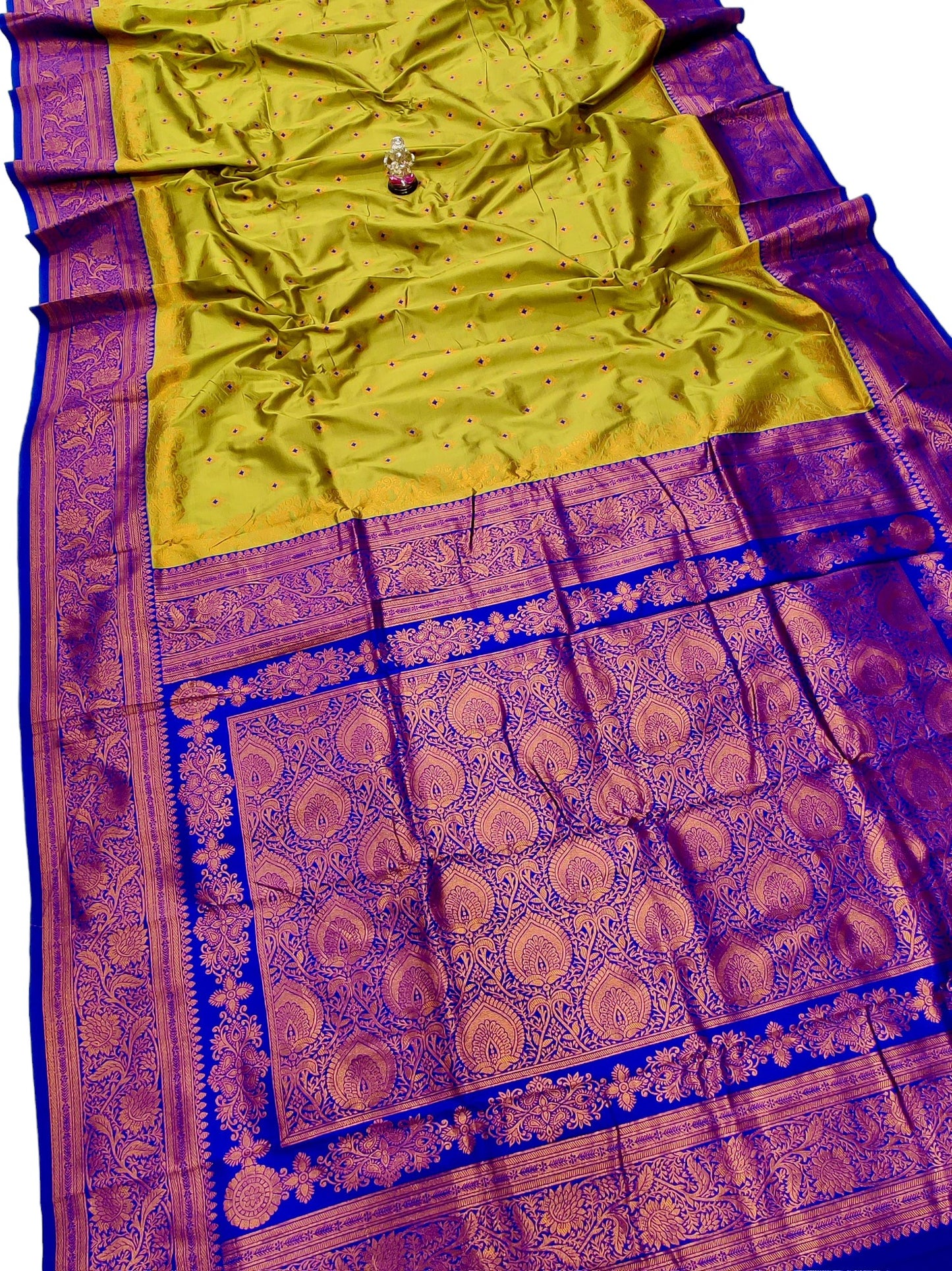 Kajal Kanjiwaram Paithani