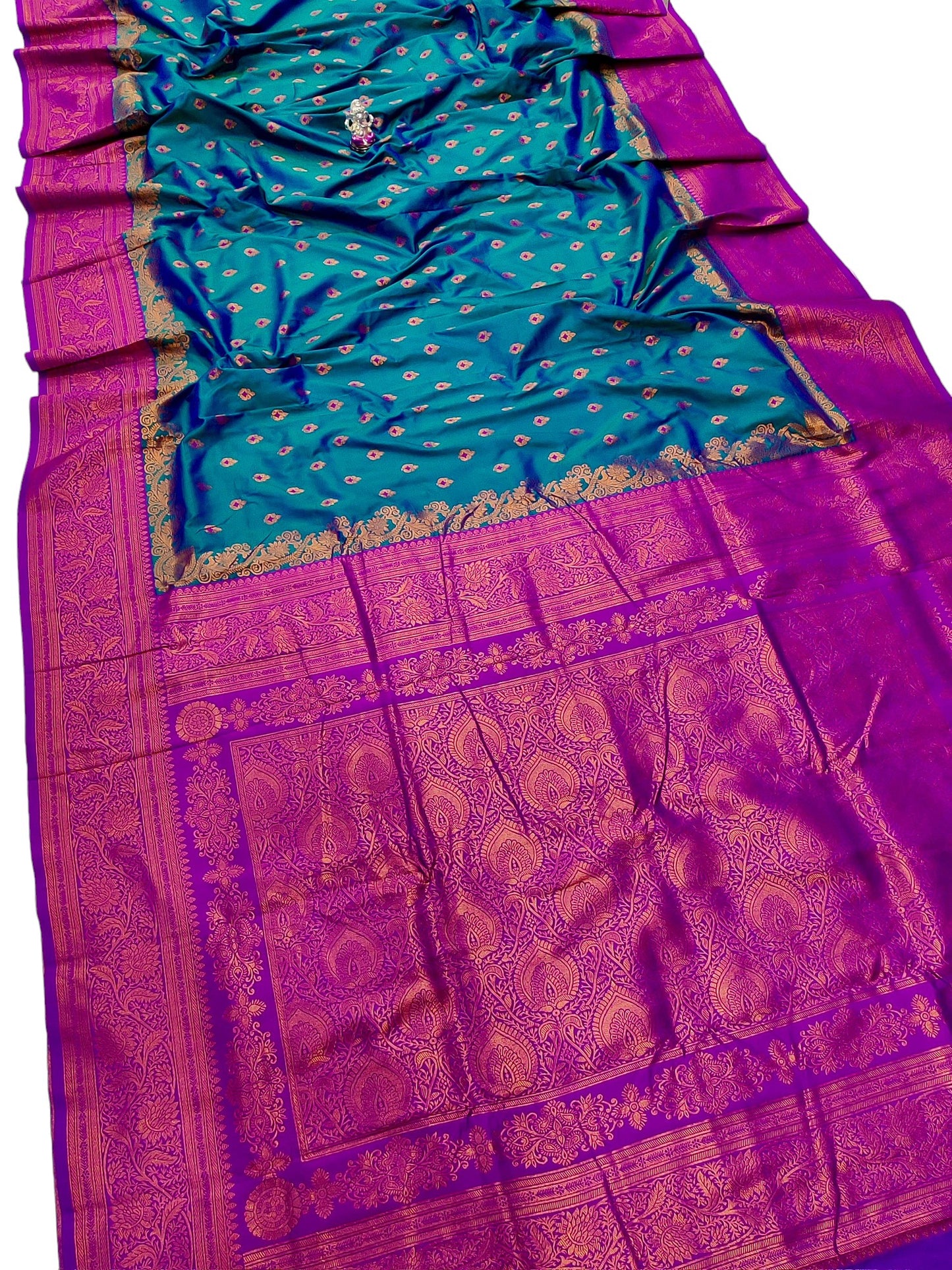 Kajal Kanjiwaram Paithani