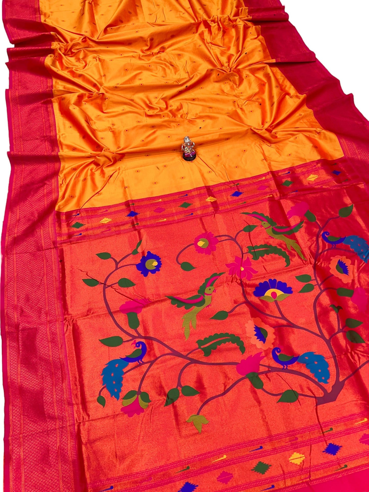 Ruhi Kadiyal Paithani