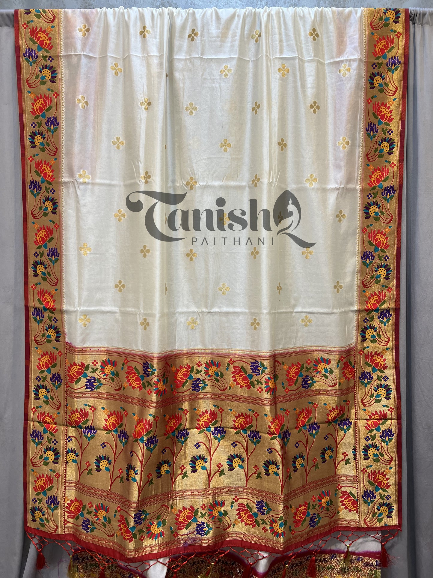 Rapier soft silk Lotus Brocket Paithani-Off white Color